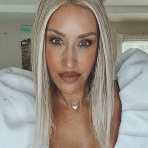 Meet your Posher, Krissy